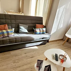Familiar En Triana Apartamento